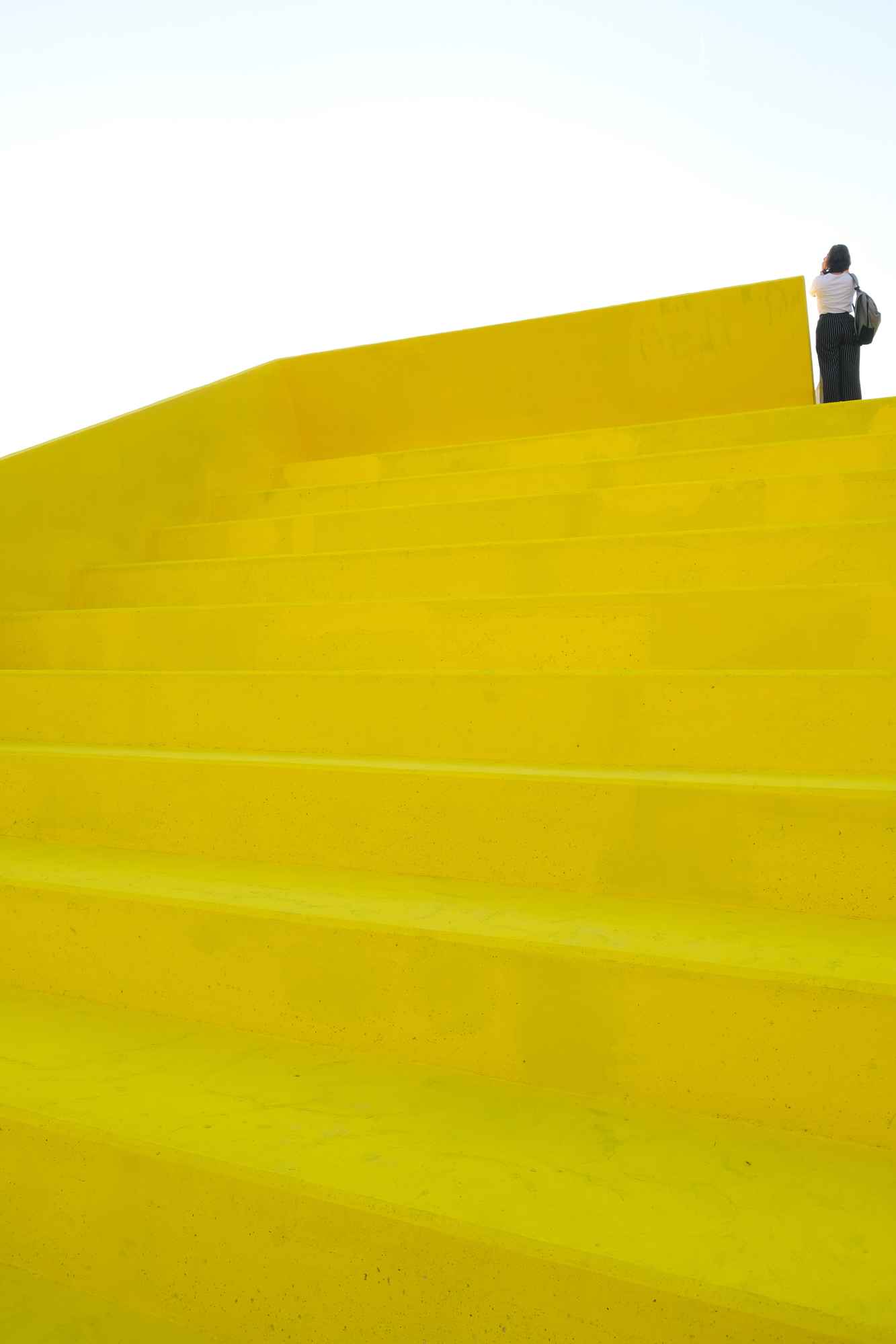 The girl in yellow
